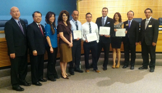 041415 - Marathon runners